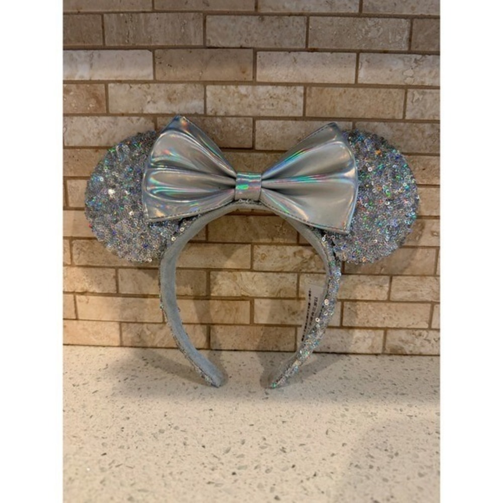 Disney Parks Cream Sherpa / Fleece Minnie Ears
